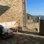 Three-storey Retreat In Piedmont Wine Country アパート *