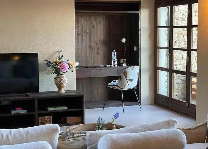 Three-storey Retreat In Piedmont Wine Country *