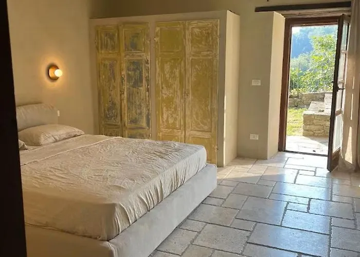 Three-storey Retreat In Piedmont Wine Country Lejlighed
